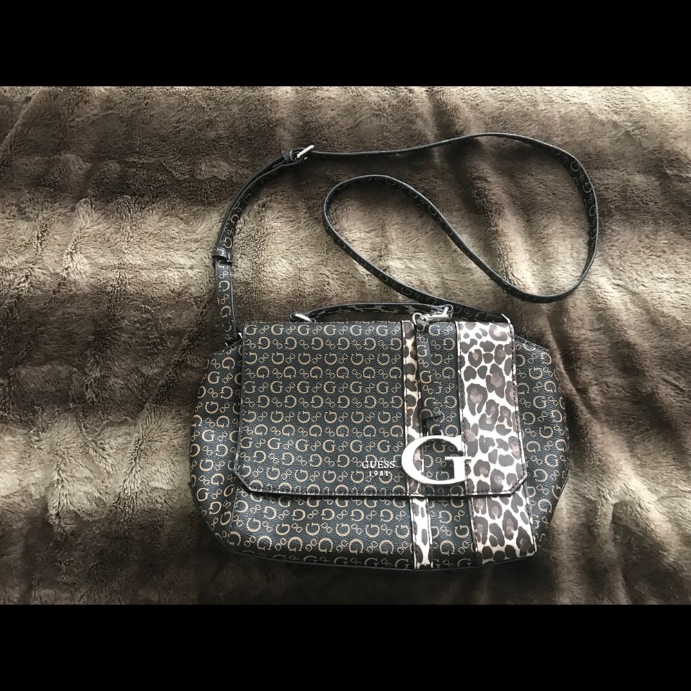 Guess leopard print purse